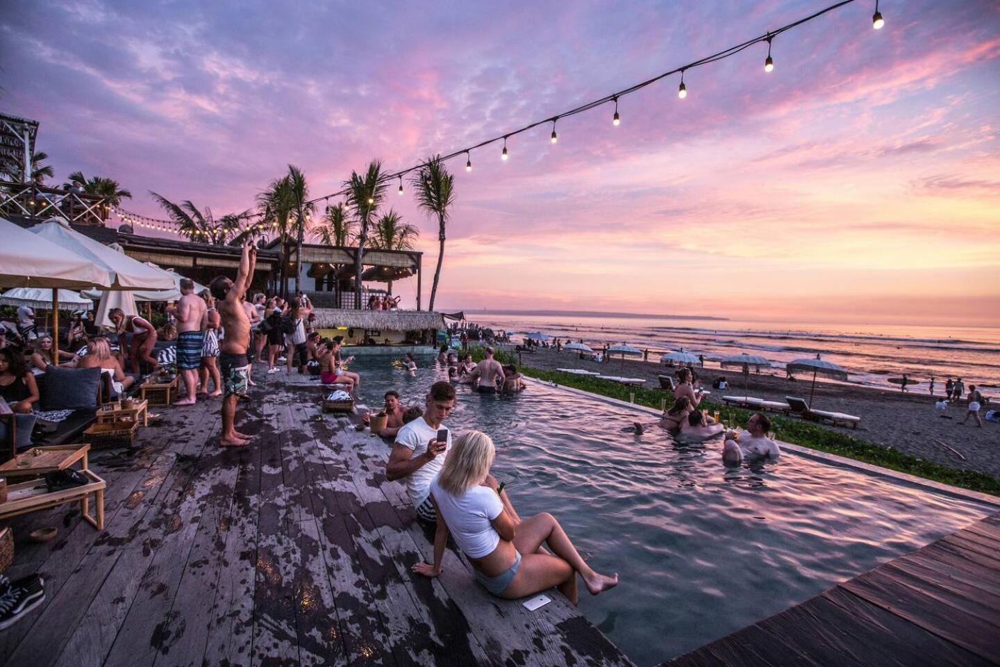 You Think You Know Canggu - Think Again! Stunning Large Luxxe 7Bed Villa Bagian luar foto